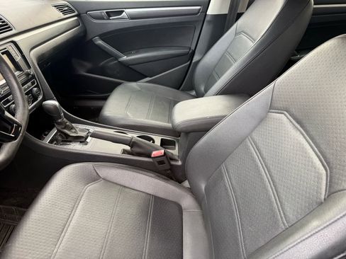 Used 2016 Volkswagen Passat 1.8T R-Line image 14