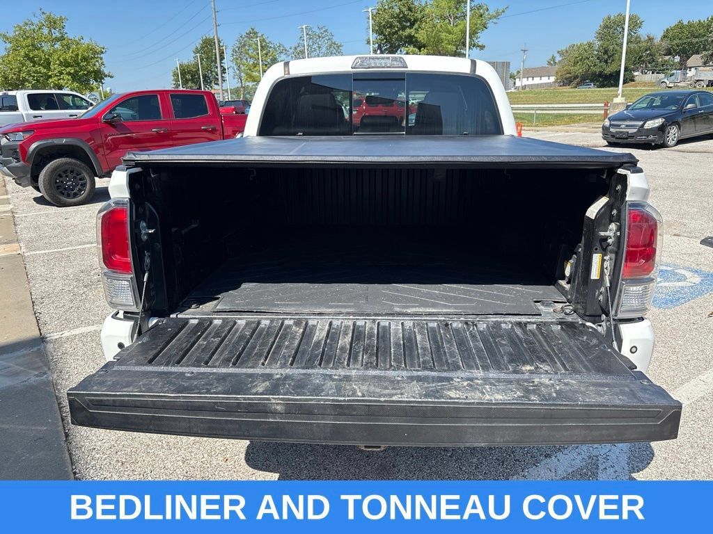 Used 2021 Toyota Tacoma TRD Off-Road w/ TRD Premium Off Road Package AWD/4WD image 5