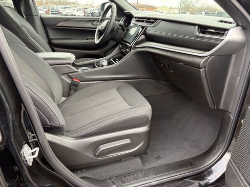 Used 2024 Jeep Grand Cherokee Laredo X w/ Luxury Tech Group I image 10