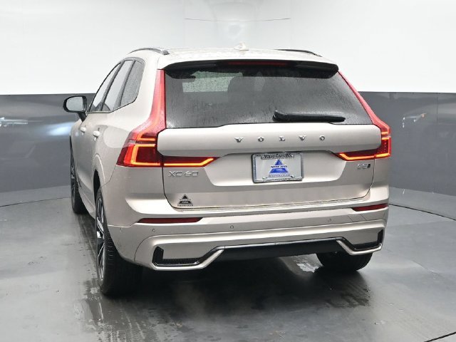 New 2026 Volvo XC60 B5 Plus w/ Protection Package Premier AWD/4WD image 7