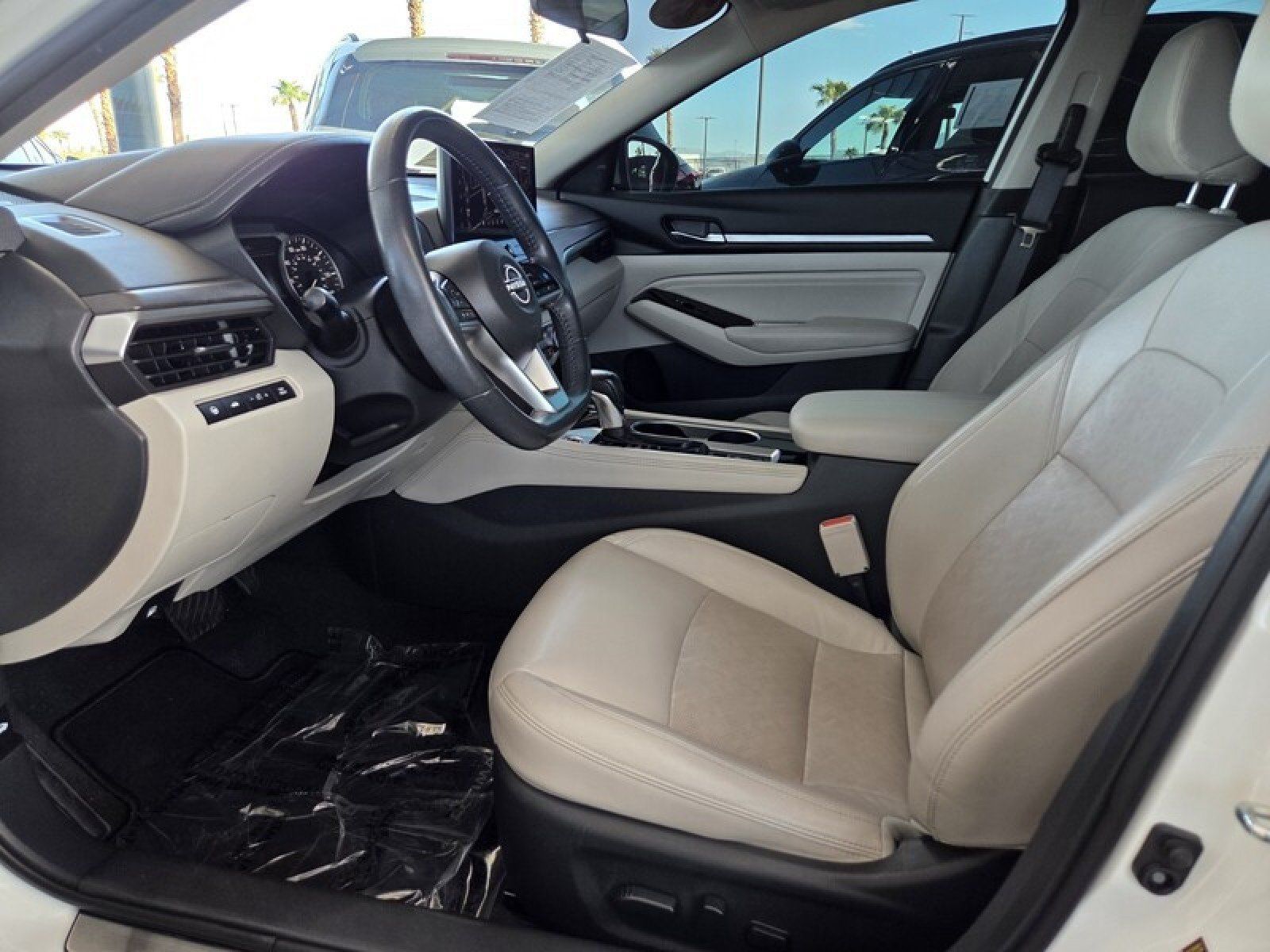 Used 2023 Nissan Altima 2.5 SL FWD image 13
