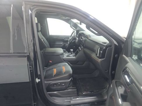 Used 2023 GMC Sierra 1500 AT4 w/ Technology Package AWD/4WD image 8