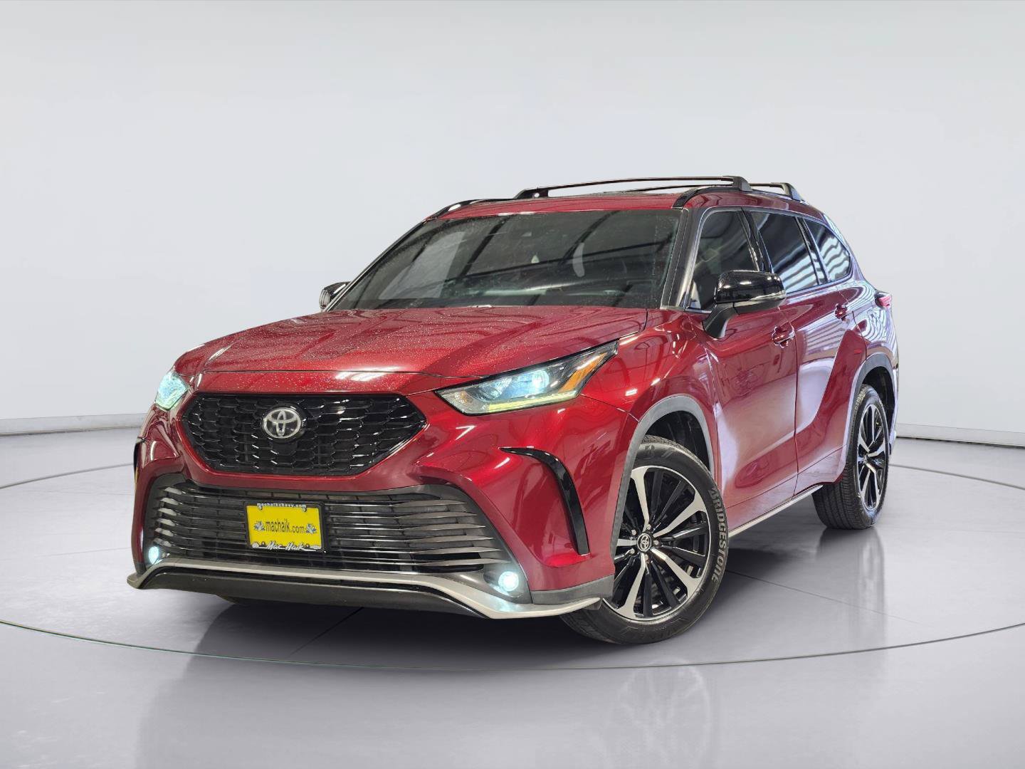 Used 2021 Toyota Highlander XSE FWD image 1
