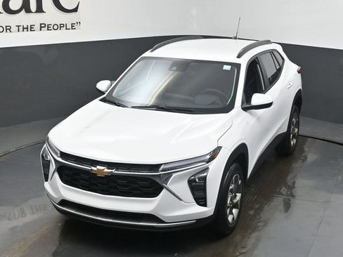 New 2026 Chevrolet Trax LT w/ Driver Confidence Package image 24