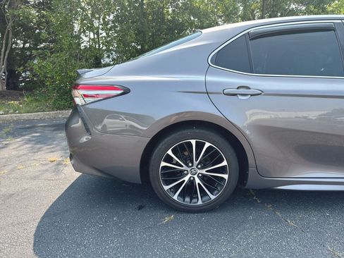 Used 2019 Toyota Camry SE FWD image 31