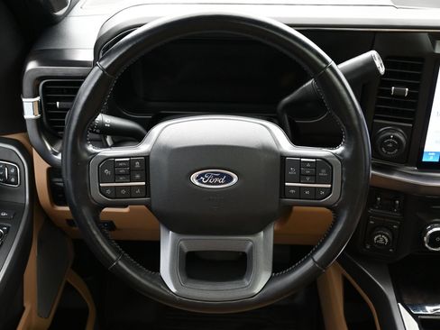 Used 2023 Ford F250 Lariat w/ Lariat Ultimate Package AWD/4WD image 15