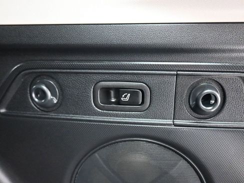 Used 2022 Subaru Forester Limited image 47