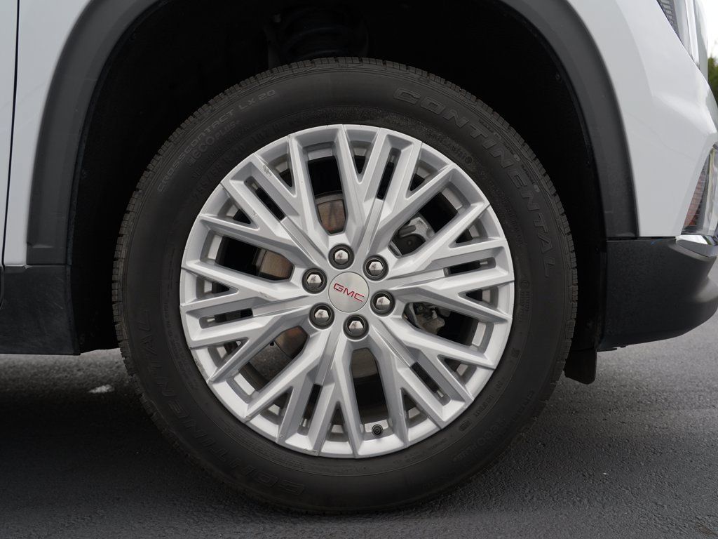Certified 2026 GMC Acadia Elevation w/ Elevation Premium Package AWD/4WD image 32