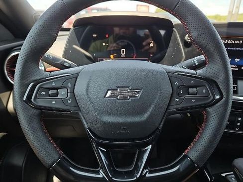 Used 2026 Chevrolet Trax RS w/ Sunroof Package FWD image 30
