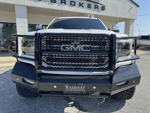 Used 2018 GMC Sierra 1500 SLT AWD/4WD image 3