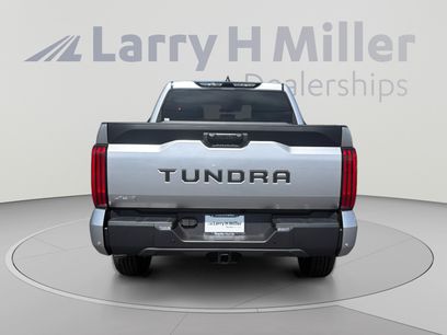 New 2026 Toyota Tundra SR5 w/ SR5 Convenience Package