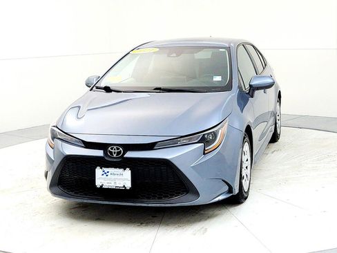 Used 2021 Toyota Corolla LE image 2