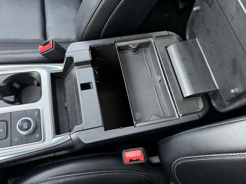 Certified 2020 Ford Explorer XLT w/ Equipment Group 202A image 21