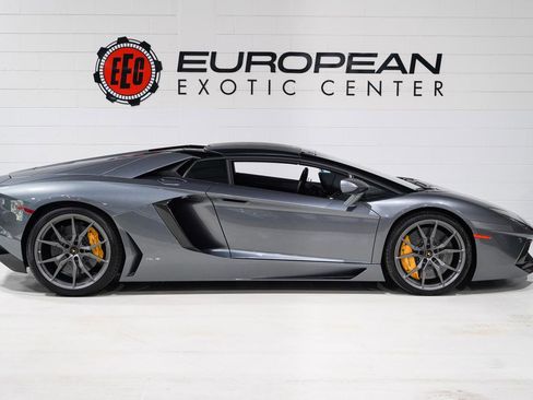 Used 2014 Lamborghini Aventador LP 700-4 image 9