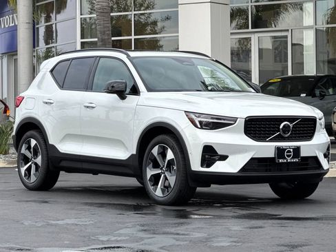 New 2026 Volvo XC40 B5 Plus w/ Protection Package Premier image 7