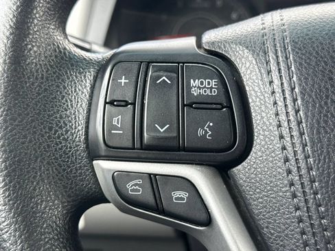 Used 2017 Toyota Sienna L FWD image 22