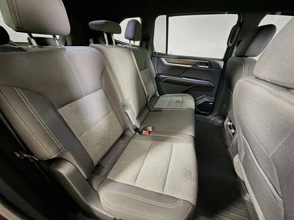 Used 2025 GMC Acadia Elevation AWD/4WD image 25