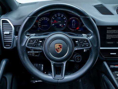 Used 2022 Porsche Cayenne Coupe AWD/4WD image 12