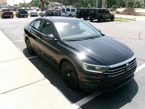 Used 2019 Volkswagen Jetta SEL Premium FWD image 3