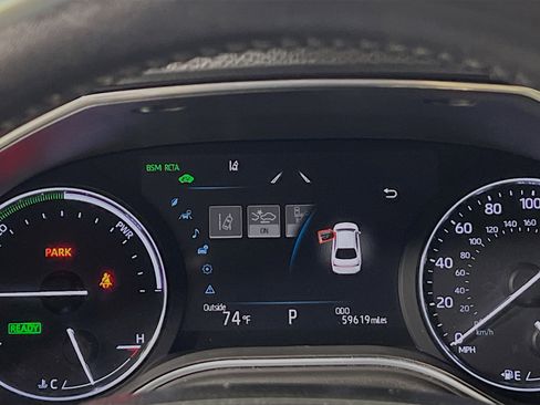 Used 2019 Toyota Avalon Limited image 22