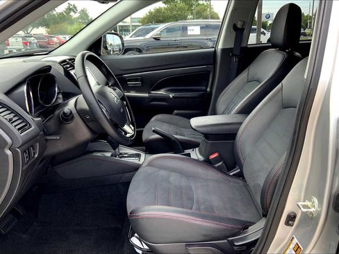 Used 2024 Mitsubishi Outlander Sport SE image 7