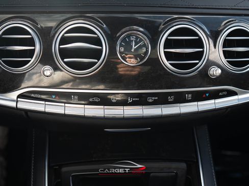 Used 2019 Mercedes-Benz S 560 4MATIC Sedan w/ Premium Package image 36