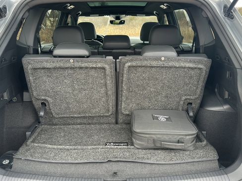 Used 2023 Volkswagen Tiguan SE R-Line image 22