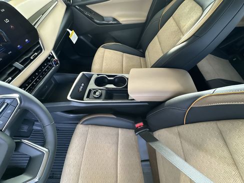 New 2026 Chevrolet Equinox ACTIV w/ Convenience Package III FWD image 34