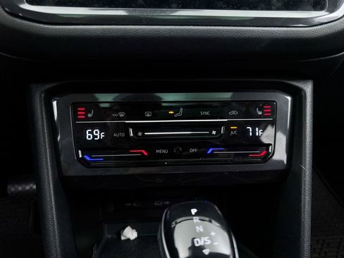 Used 2022 Volkswagen Tiguan SE image 20