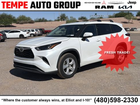 Used 2022 Toyota Highlander L AWD/4WD image 1