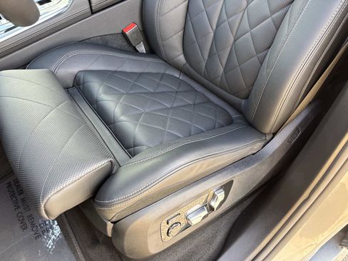 Used 2025 BMW X7 xDrive40i w/ M Sport Package image 20