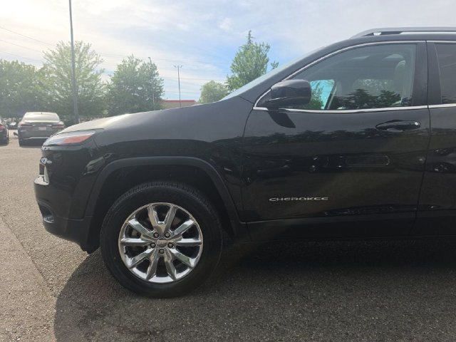 Used 2015 Jeep Cherokee Limited w/ Luxury Group AWD/4WD image 29