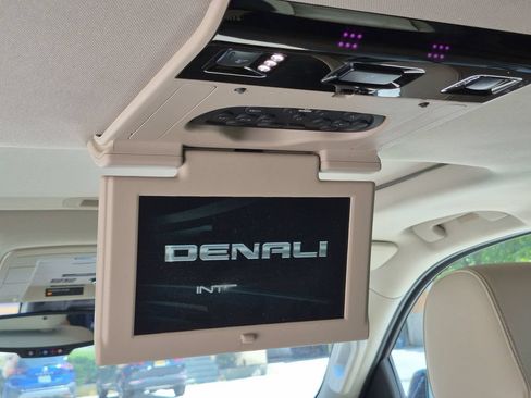 Used 2018 GMC Yukon XL Denali w/ Open Road Package AWD/4WD image 34