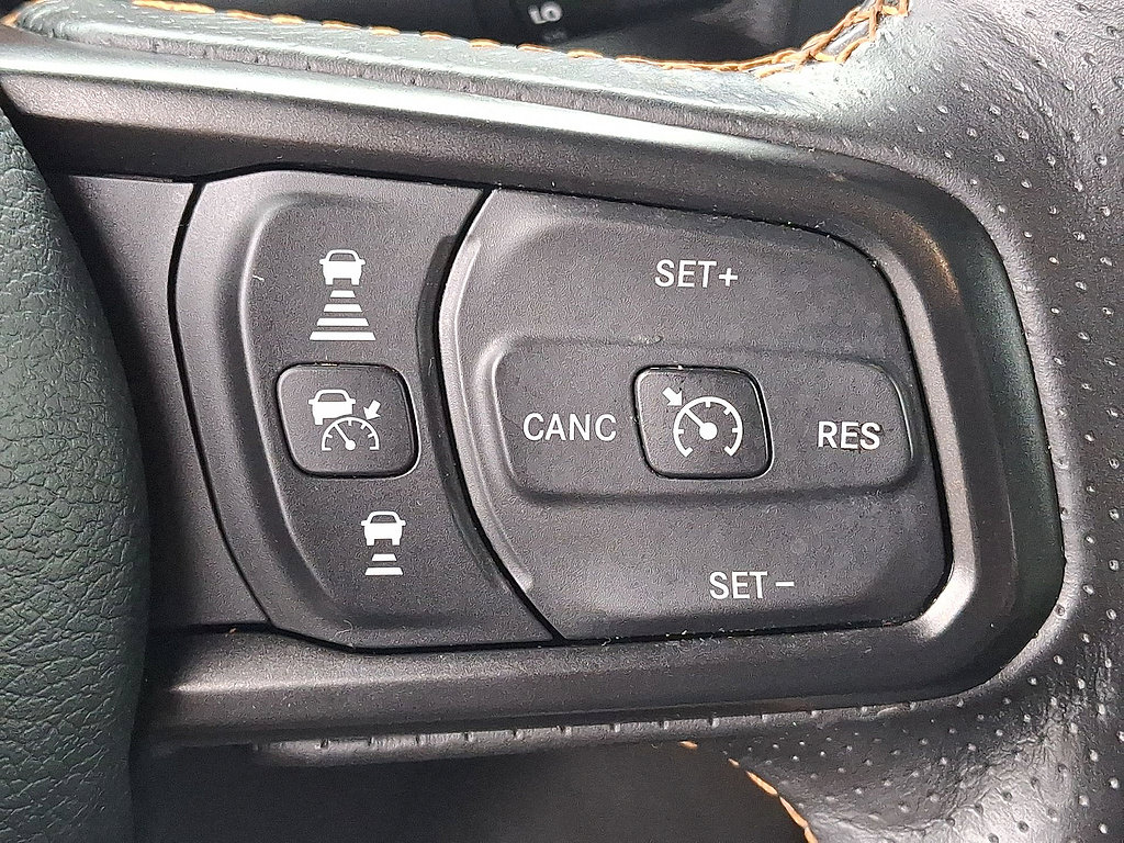Used 2025 Jeep Gladiator Mojave AWD/4WD image 24