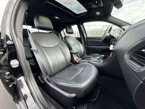 Used 2011 Chrysler 200 Limited image 24