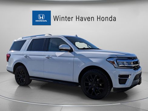 Used 2024 Ford Expedition Limited image 1