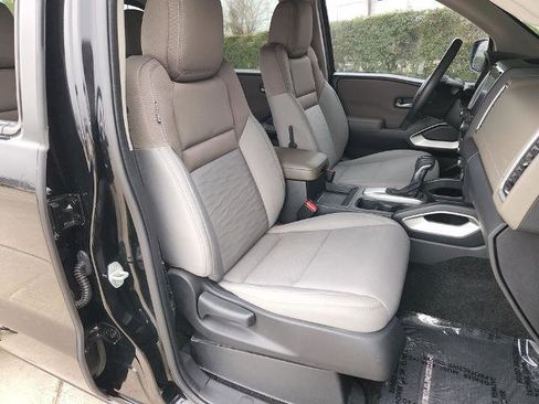 Certified 2022 Nissan Frontier SV image 15