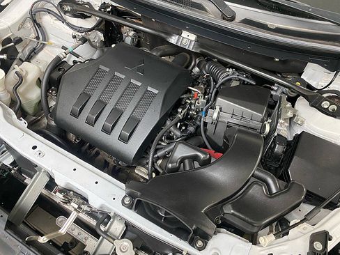 Used 2020 Mitsubishi Eclipse Cross LE image 15