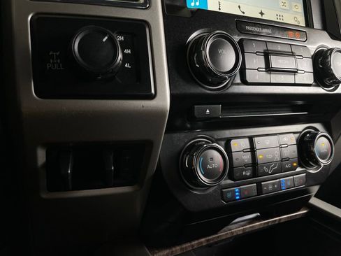 Used 2017 Ford F250 Lariat w/ Lariat Value Package image 38