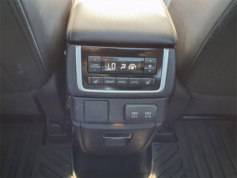 Used 2021 Subaru Ascent Limited w/ Technology Package image 9