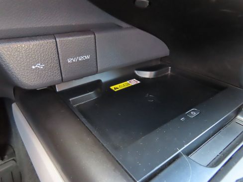 Used 2024 Toyota Camry XSE w/ Navigation Package image 28