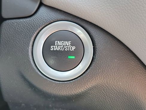 Used 2019 Chevrolet Equinox LS image 24