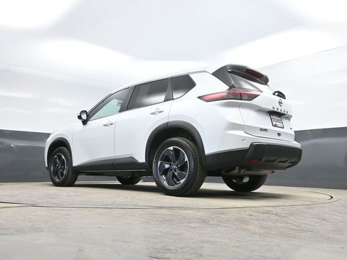 Used 2025 Nissan Rogue SV image 34