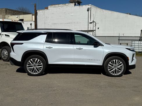 New 2026 Chevrolet Traverse LT FWD image 2