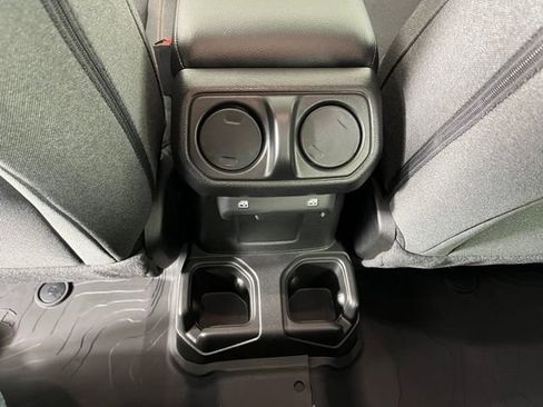 Used 2026 Jeep Wrangler Unlimited Sport AWD/4WD image 40