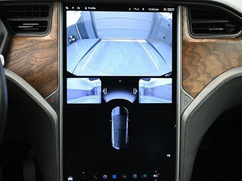 Used 2020 Tesla Model X Long Range image 23