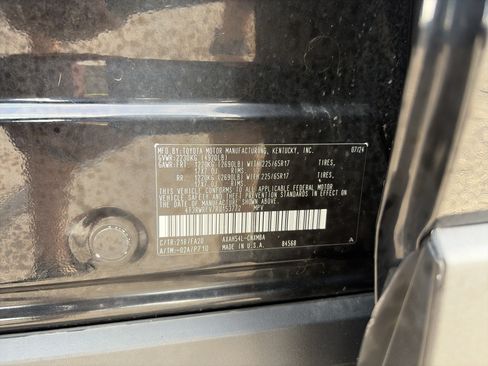Used 2024 Toyota RAV4 XLE AWD/4WD image 37