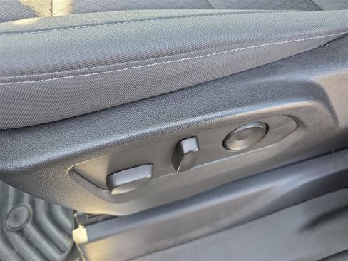 Used 2022 Chevrolet Silverado 1500 LT image 14