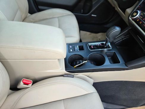 Used 2018 Subaru Outback 2.5i Limited AWD/4WD image 25