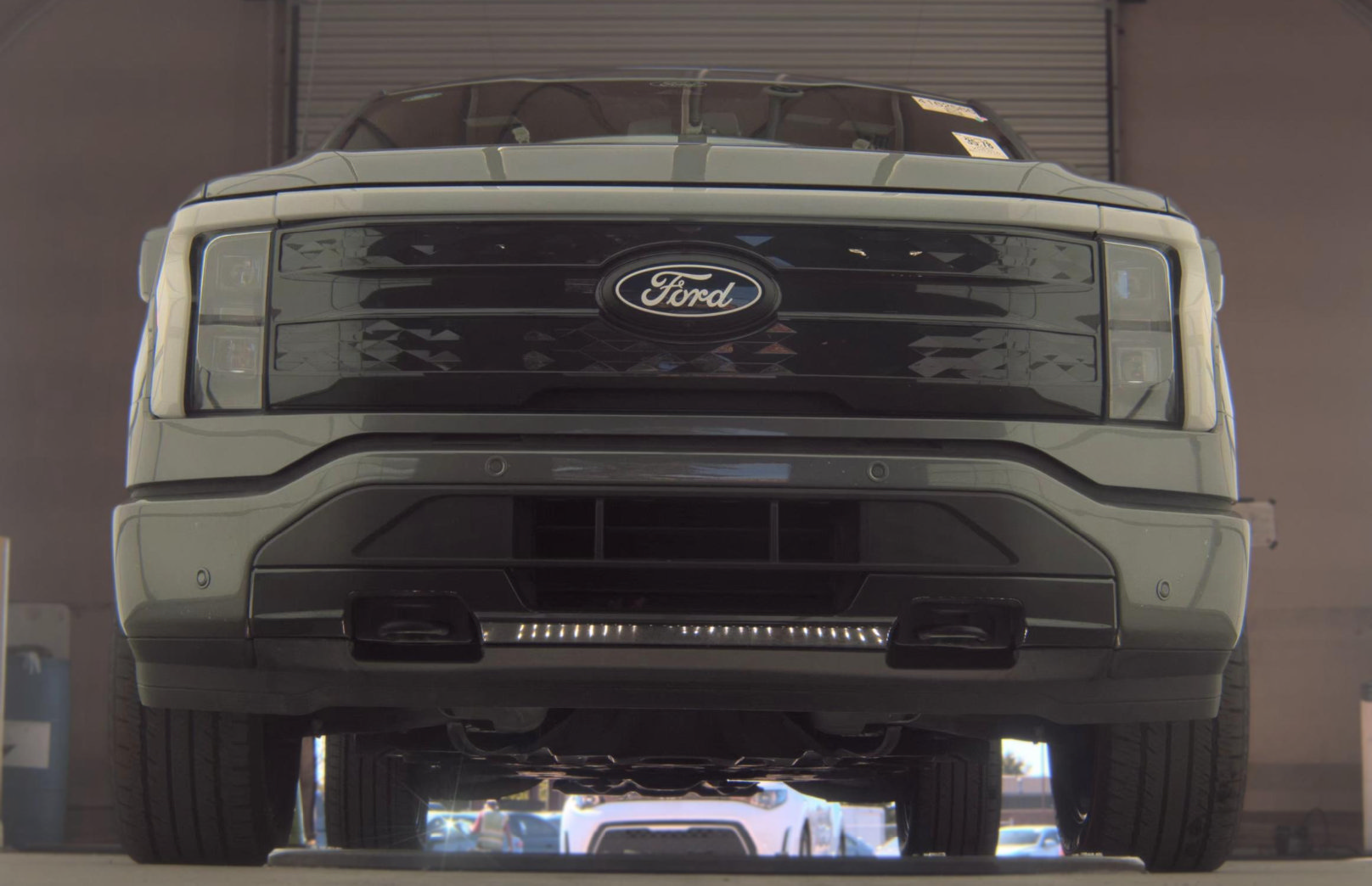 Used 2025 Ford F150 Lightning Platinum AWD/4WD image 2